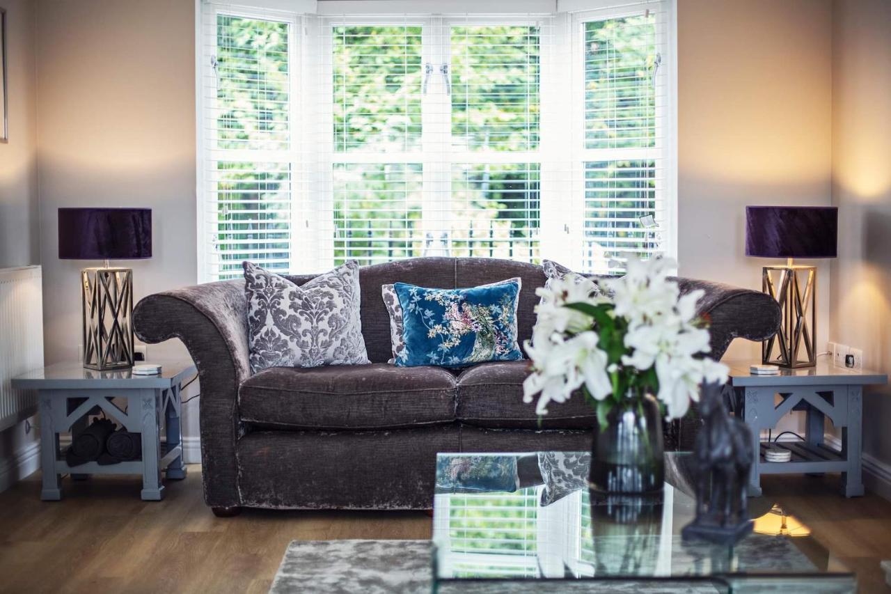 Beautiful 4-Bed Home, Hot Tub & Stunning Views - アバーガベニー エクステリア 写真
