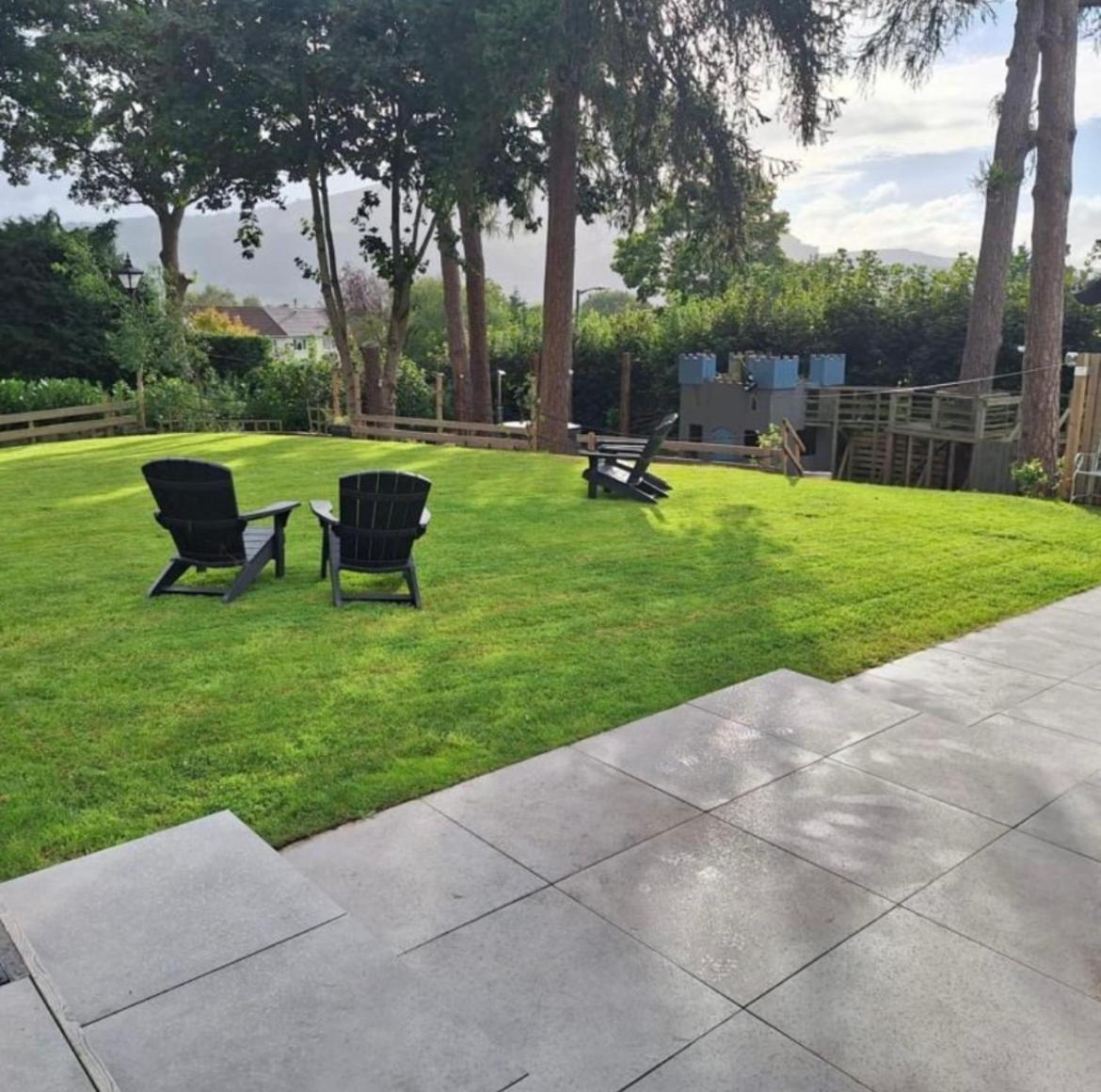 Beautiful 4-Bed Home, Hot Tub & Stunning Views - アバーガベニー エクステリア 写真